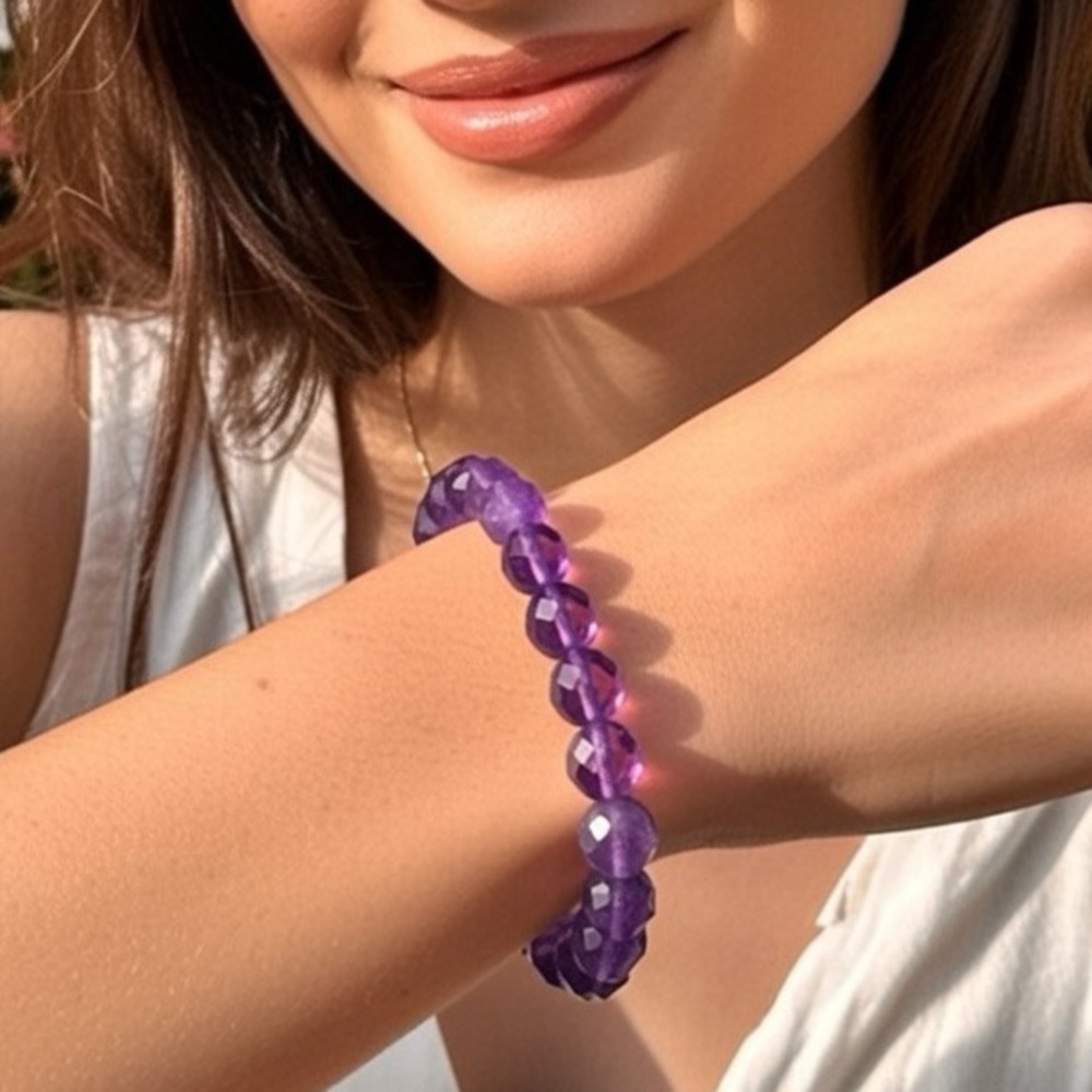 Handmade Amethyst Gemstone 10mm Beaded Stretch Bracelet Faceted Purple Crystal - Picture 1 of 8